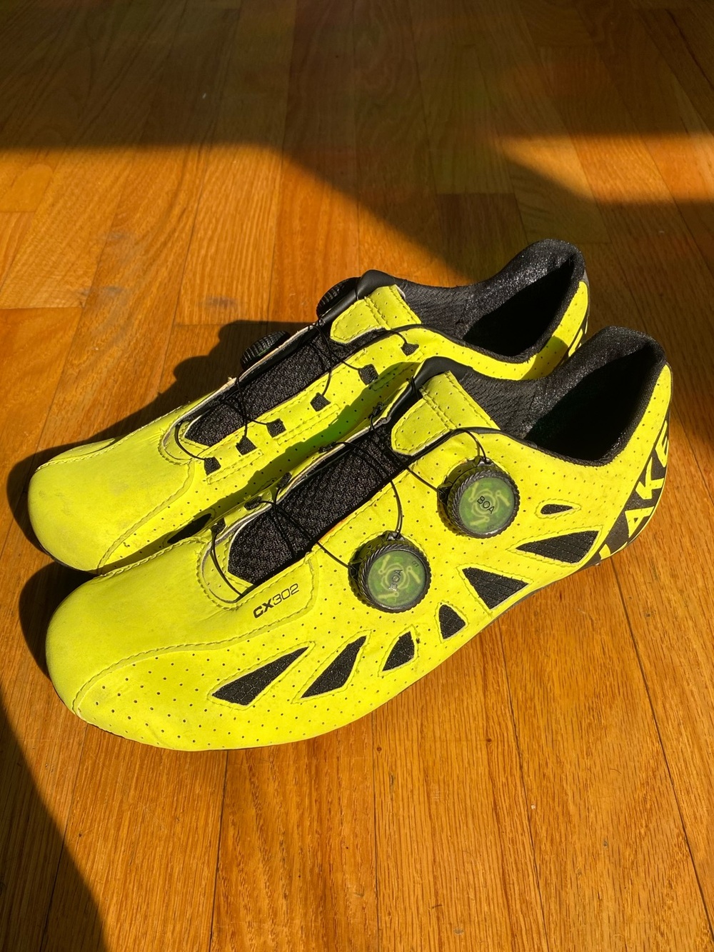 Lake CX302 Road Cycling Shoes size EU 43 Hi-Viz Yellow